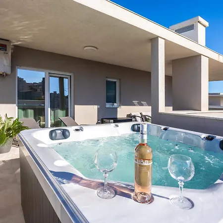 Luxury Penthouse Papic With Jacuzzi & The View Apartamento Split