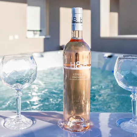 Luxury Penthouse Papic With Jacuzzi & The View *