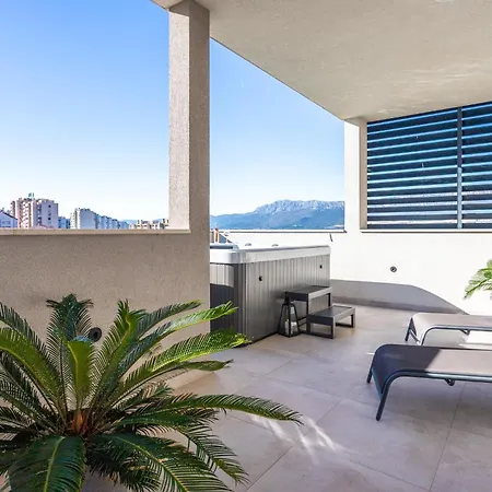 Daire Luxury Penthouse Papic With Jacuzzi & The View