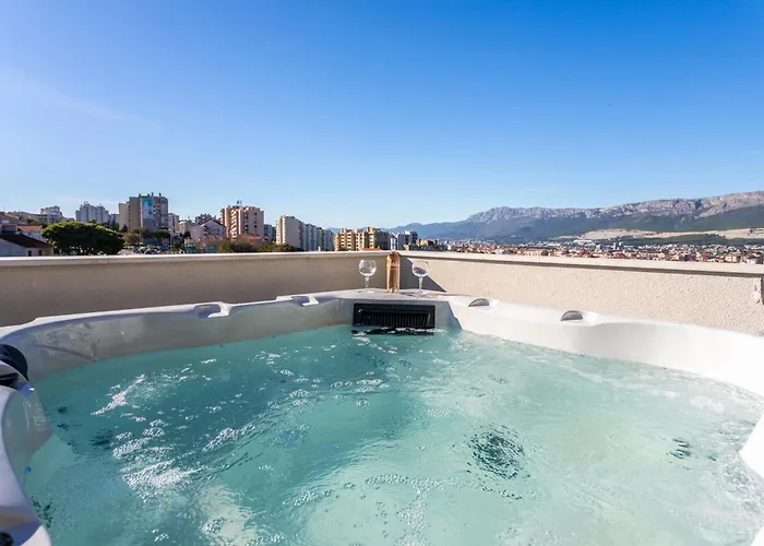 公寓 Luxury Penthouse Papic With Jacuzzi & The View