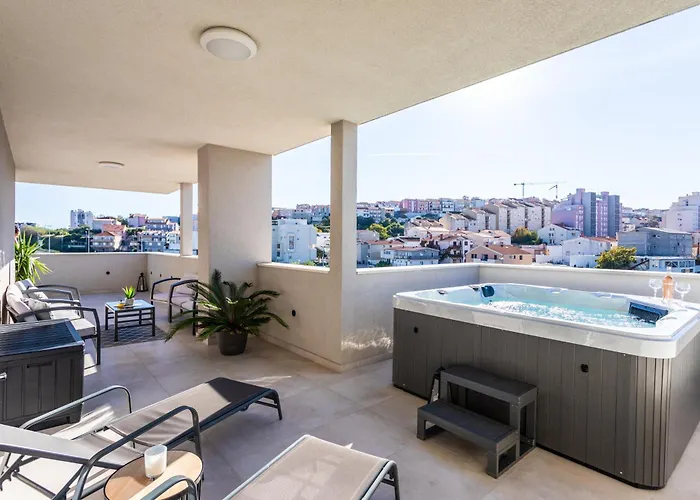 Luxury Penthouse Papic With Jacuzzi & The View *