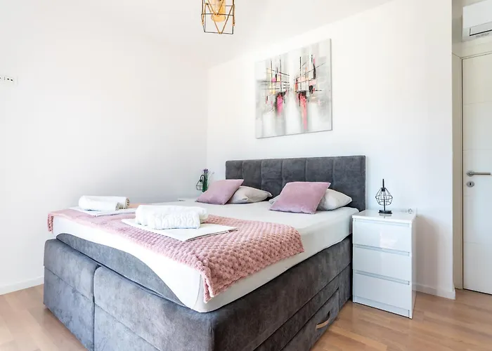 Luxury Penthouse Papic With Jacuzzi & The View