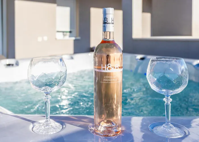 Luxury Penthouse Papic With Jacuzzi & The View *