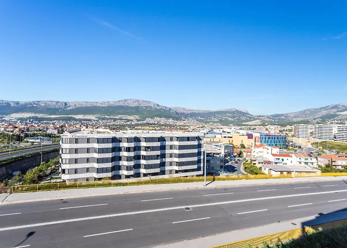 Luxury Penthouse Papic With Jacuzzi & The View *