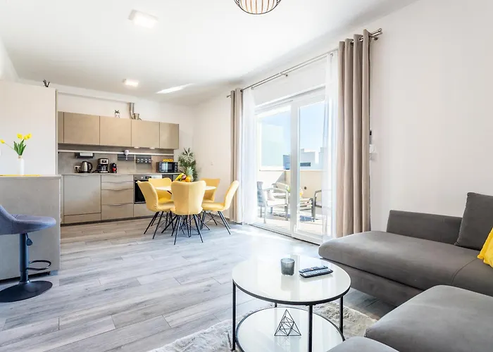 Luxury Penthouse Papic With Jacuzzi & The View