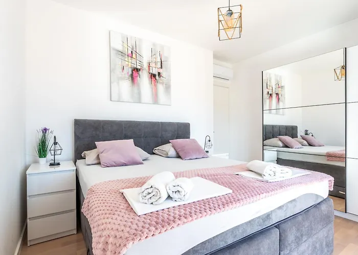 Luxury Penthouse Papic With Jacuzzi & The View Appartement