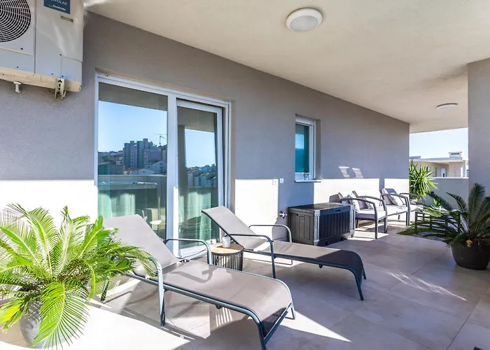 公寓 Luxury Penthouse Papic With Jacuzzi & The View 斯普利特