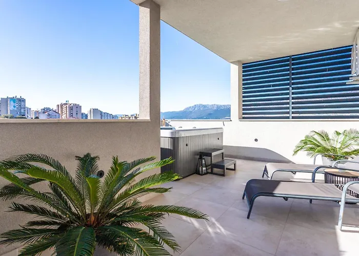 Appartement Luxury Penthouse Papic With Jacuzzi & The View